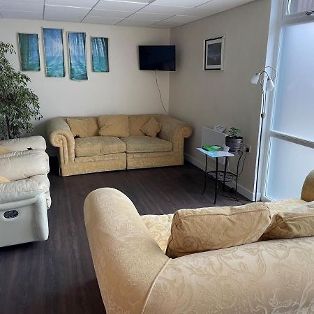 Greenway & Copper Coast Hostel Bunmahon エクステリア 写真