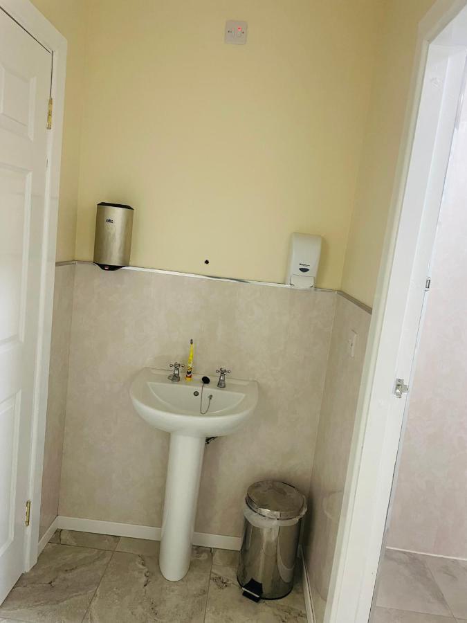 Greenway & Copper Coast Hostel Bunmahon エクステリア 写真